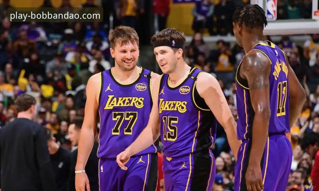 BOB半岛体育在线登录入口官方平台使用技巧 湖人客场力克步行者,东契奇43分闪耀全场详解