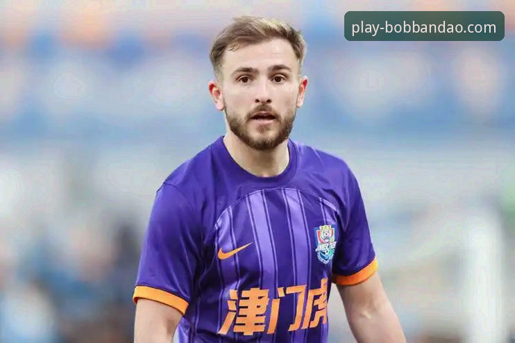 奥格斯堡核心离队在即，如何通过BOB半岛体育平台追踪这场转会风波？